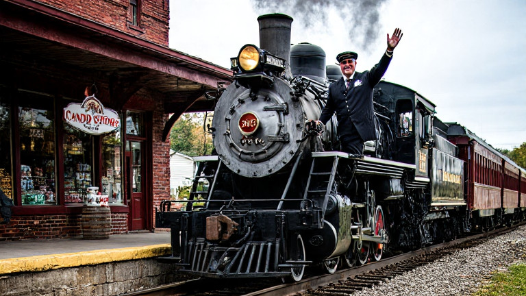 Locomotive Glory: Vermilion, Was the REAL Engine Behind America’s Largest Steam Train Tour